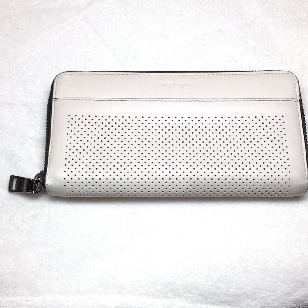 VINTAGE LEATHER COACH WALLET  JUST REDUCED final price